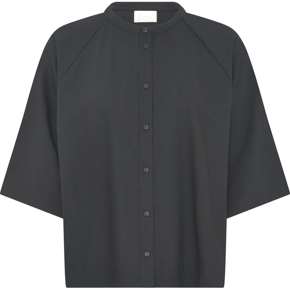 Frau Abu Dhabi light wool shirt Sort