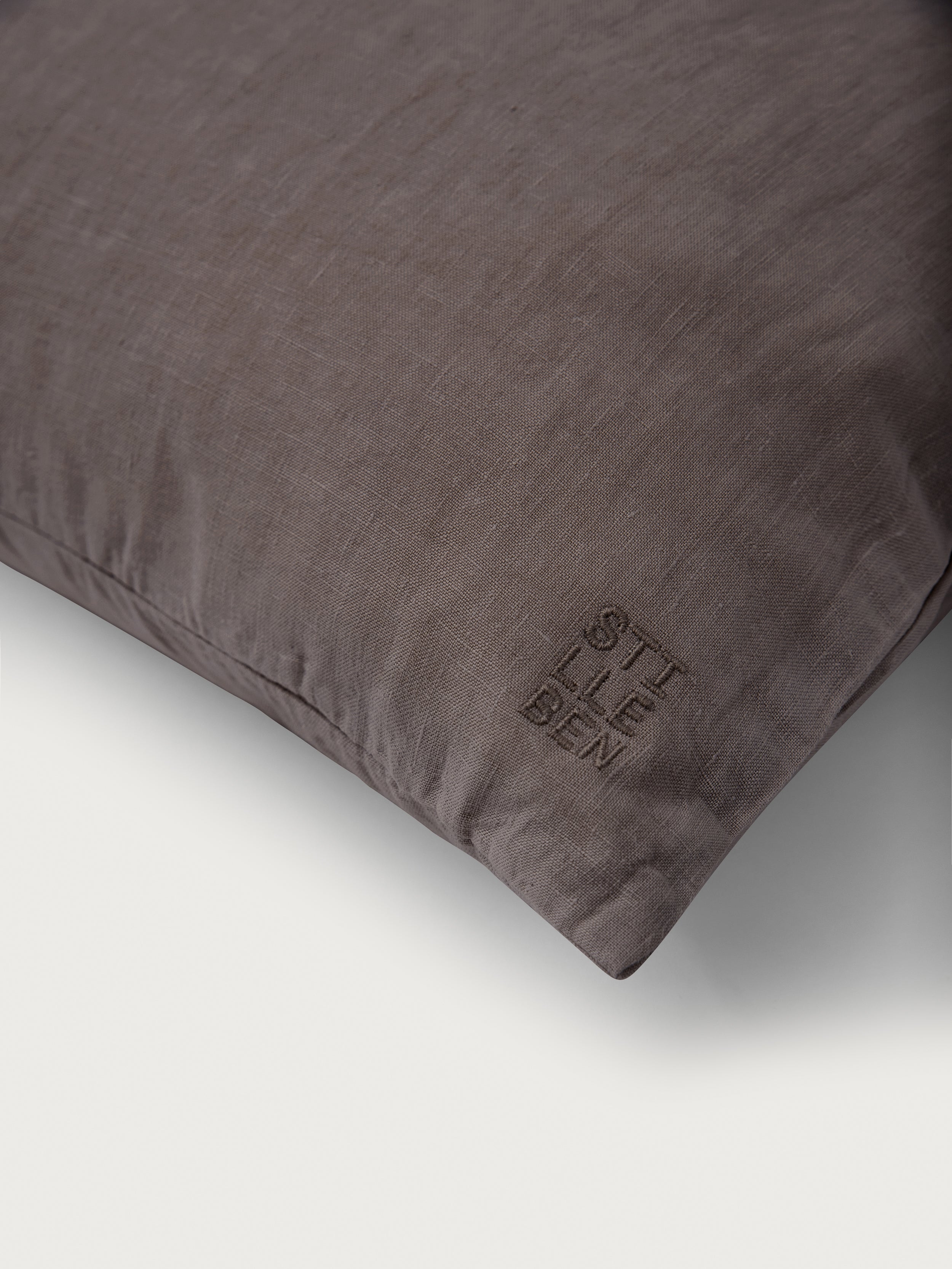 Stilleben cushion cover 50 x 50 Dark Brown