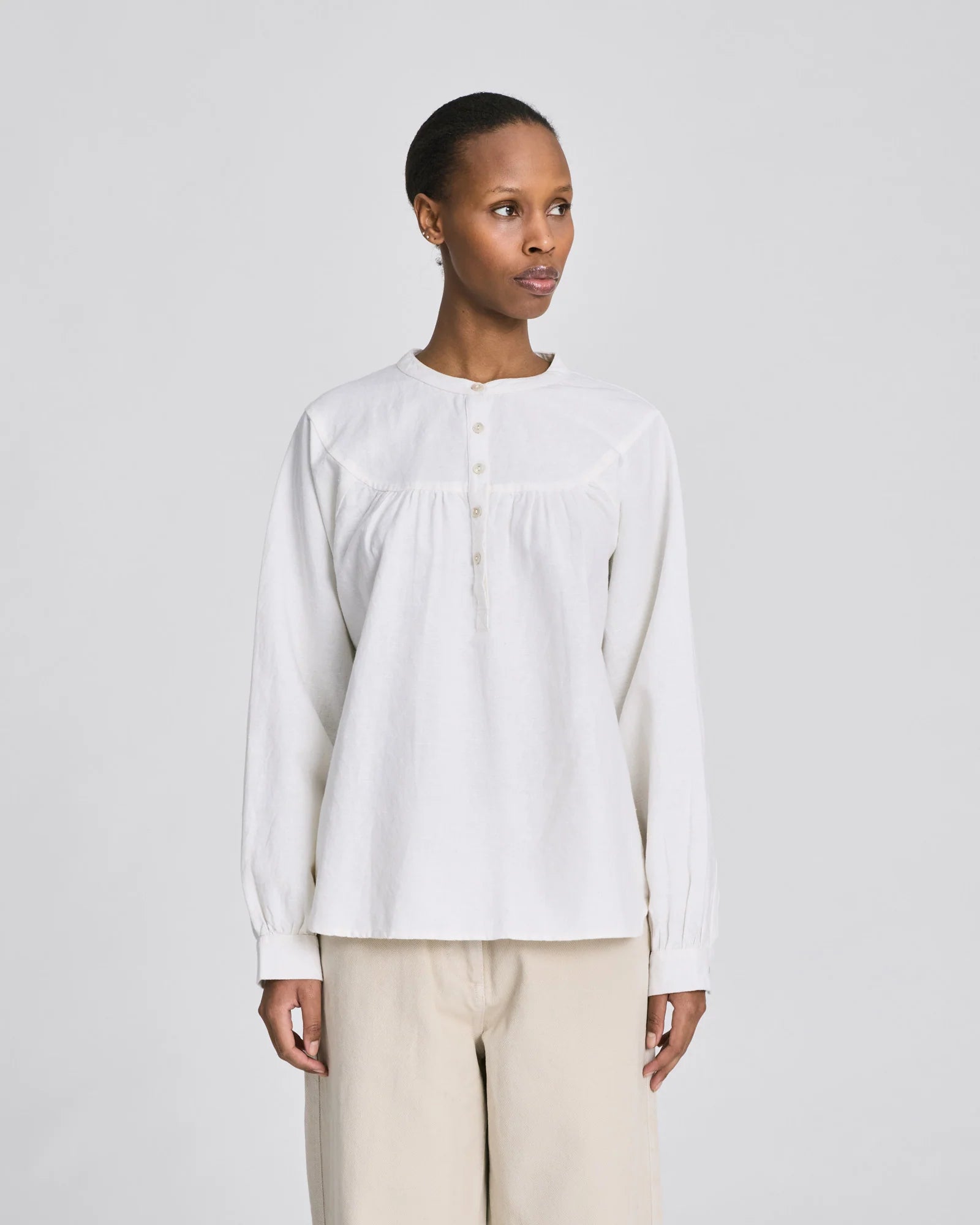 Gai+Lisva Olivia RaglanLS canvas shirt whisper white