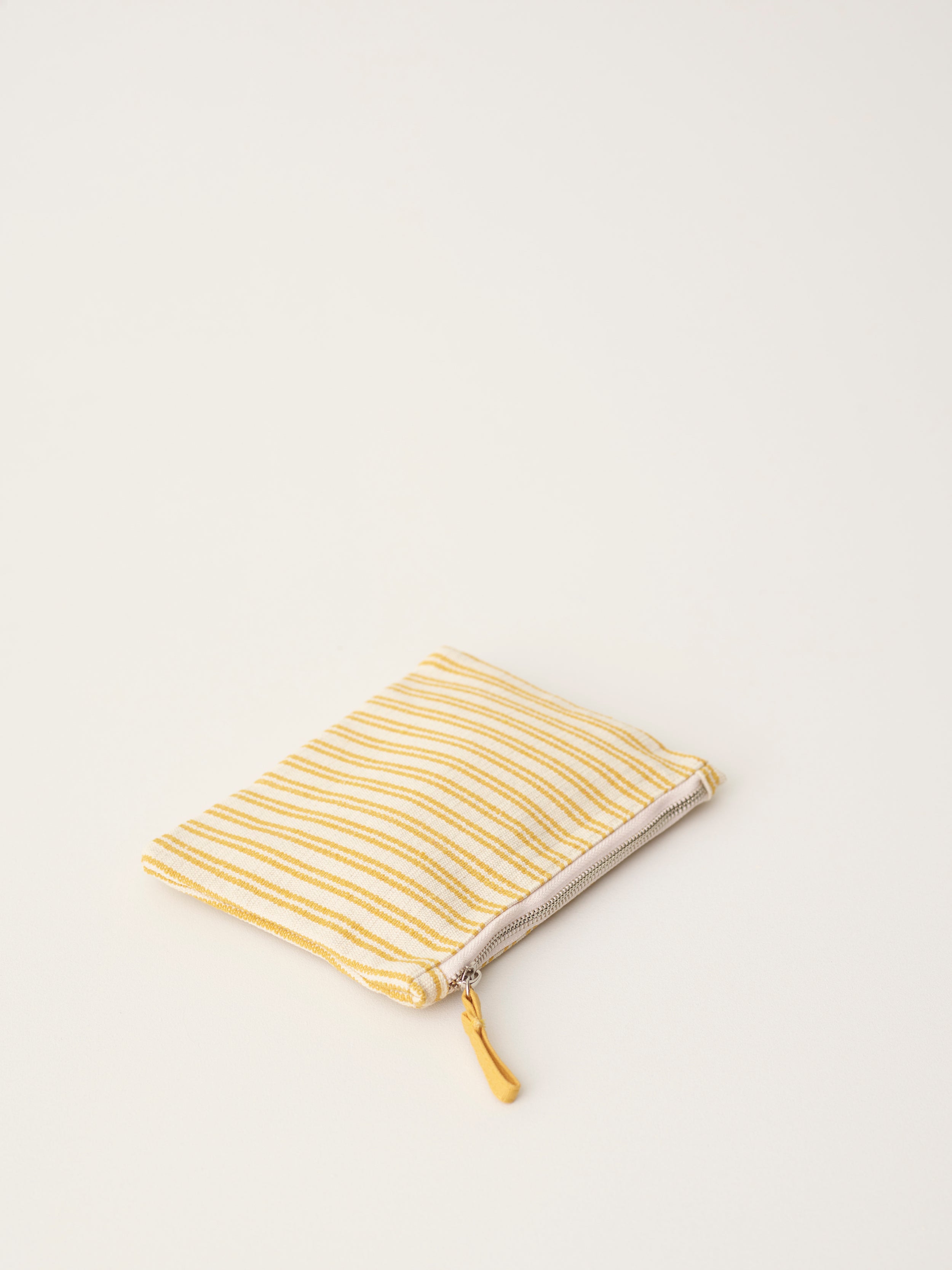 Stilleben pouch 22x16 structure yellow