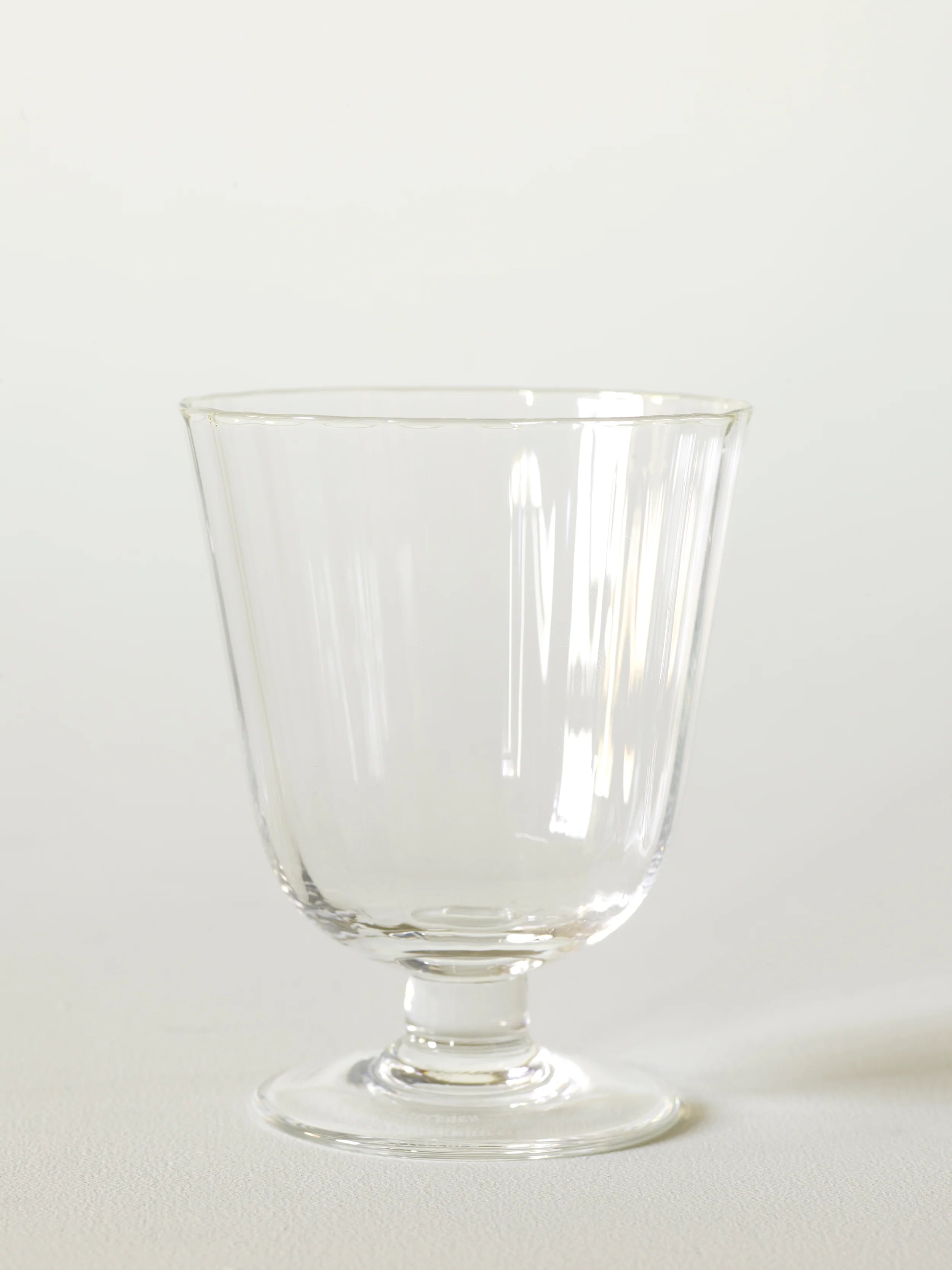 Stilleben Concave wine glass clear