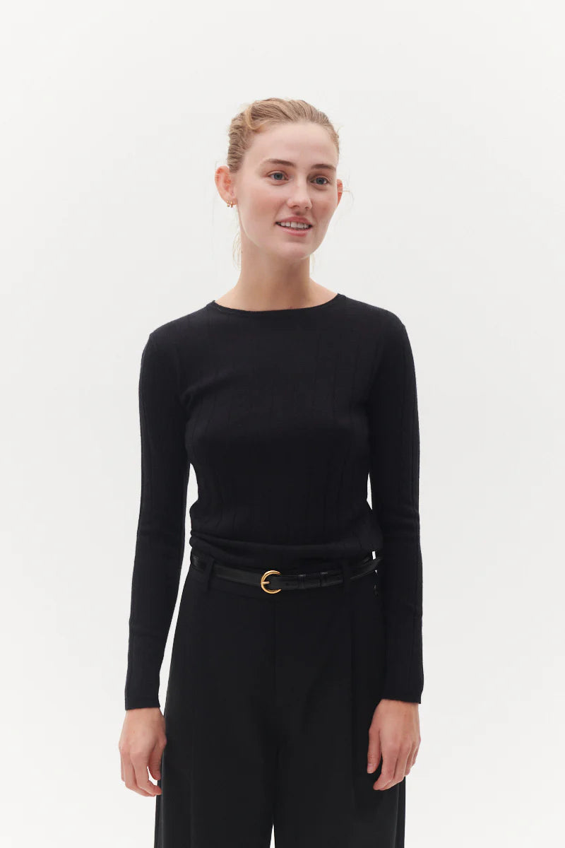 Beta Studios Cala LS tee Cashmere/silk Sort