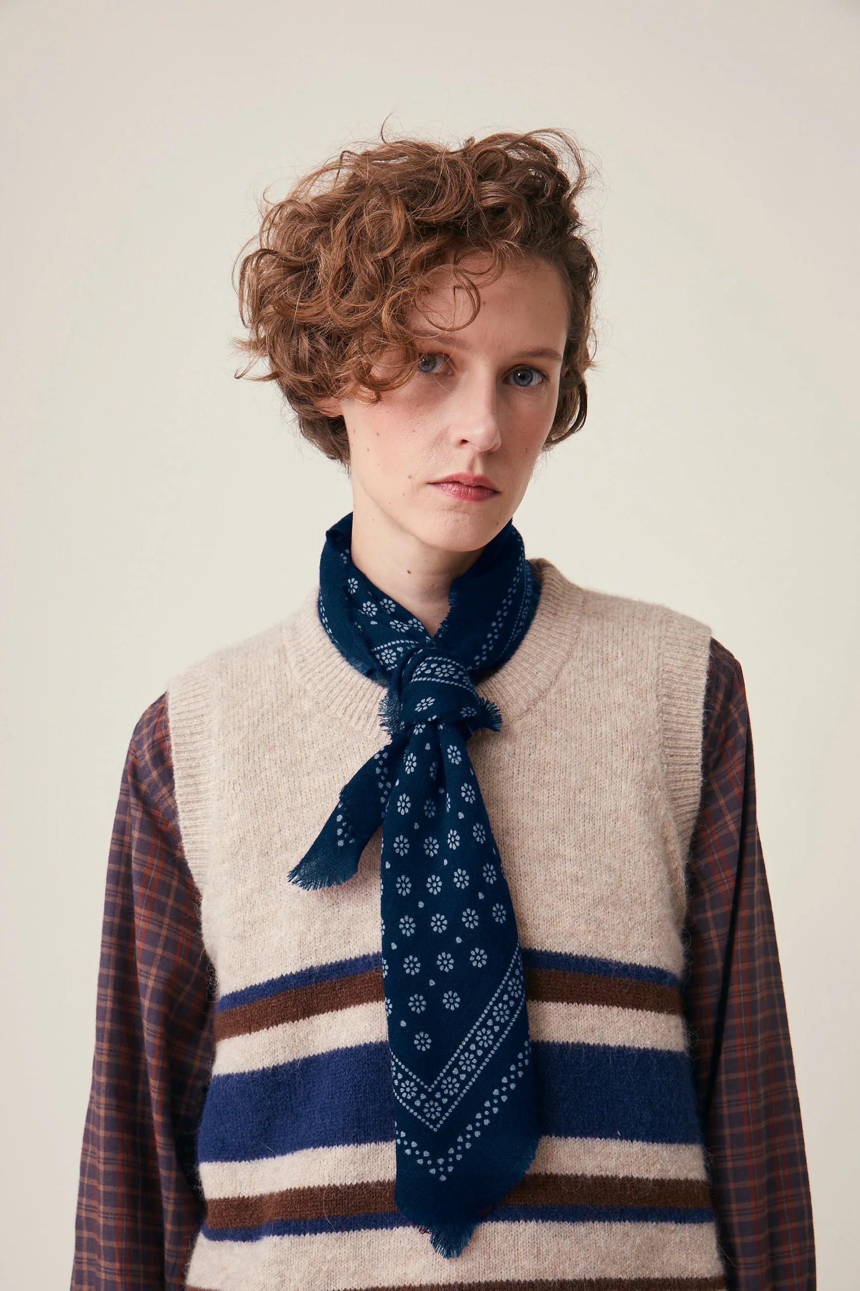 Moismont scarf Olaf No 676 Magic Blue