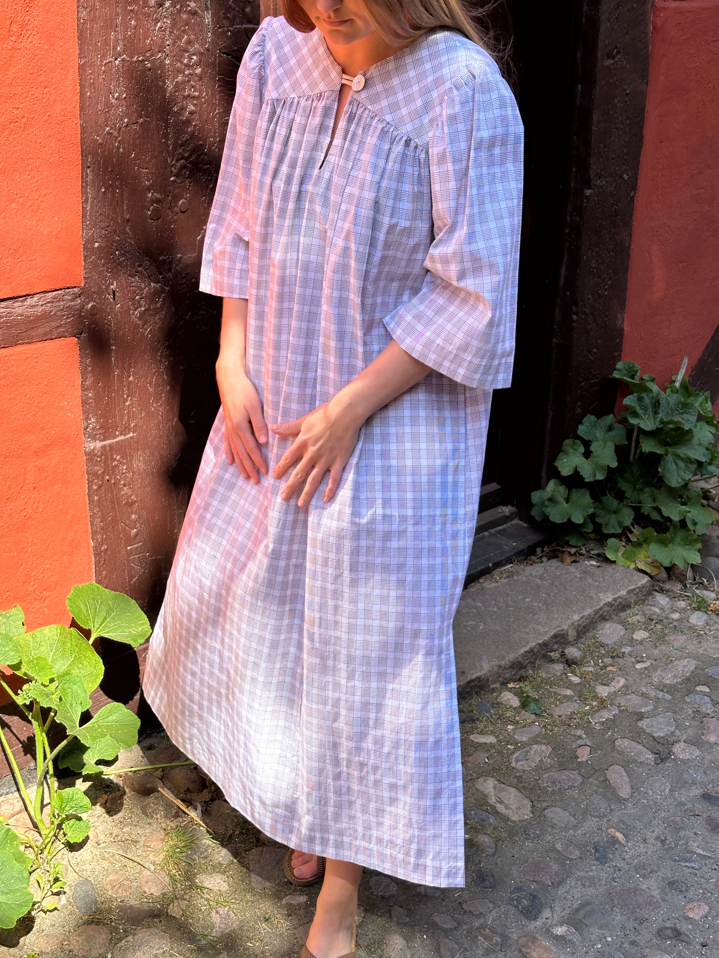 Mati Mati Grethe 3/4 v-neck angle dress M.M. tern