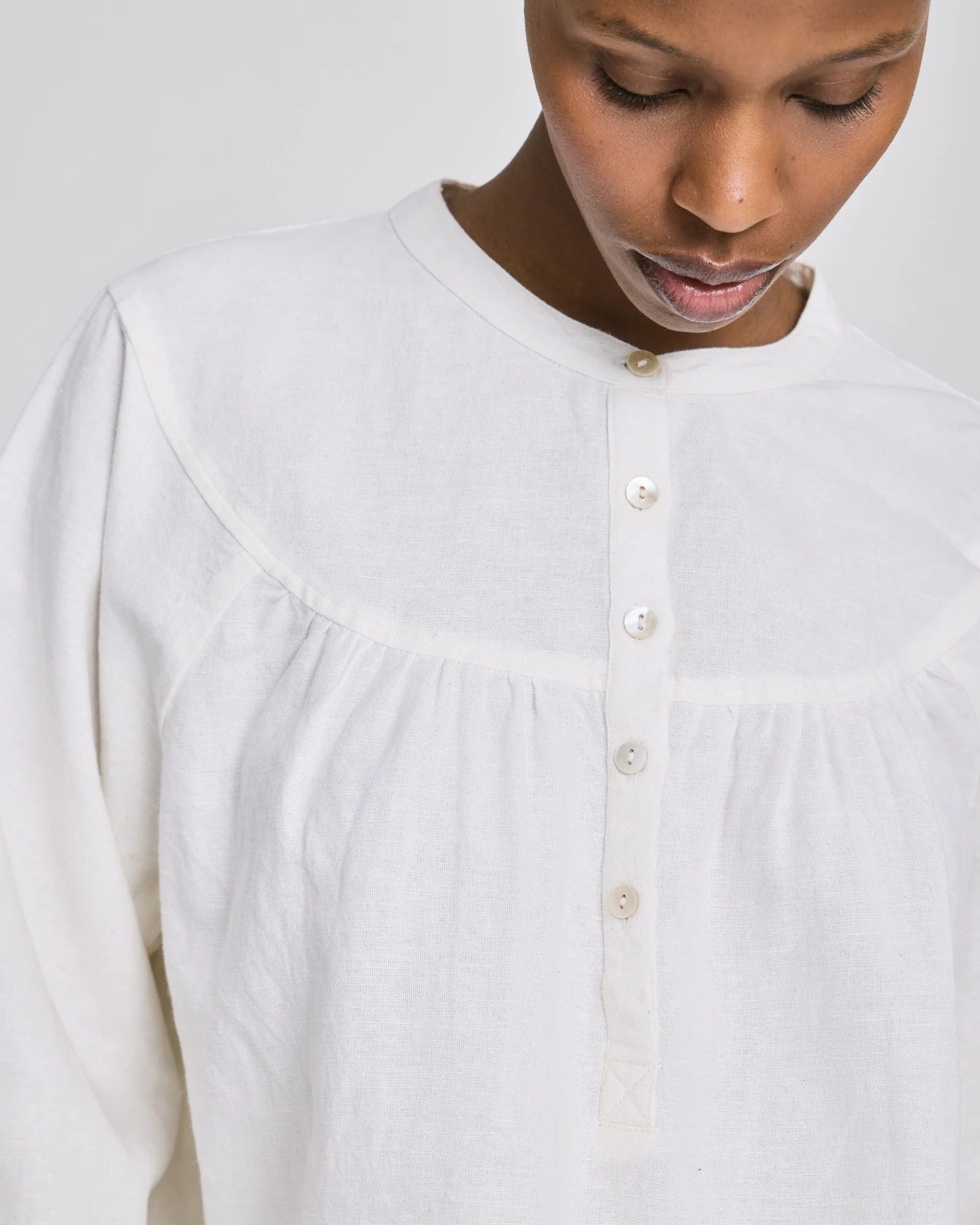 Gai+Lisva Olivia RaglanLS canvas shirt whisper white