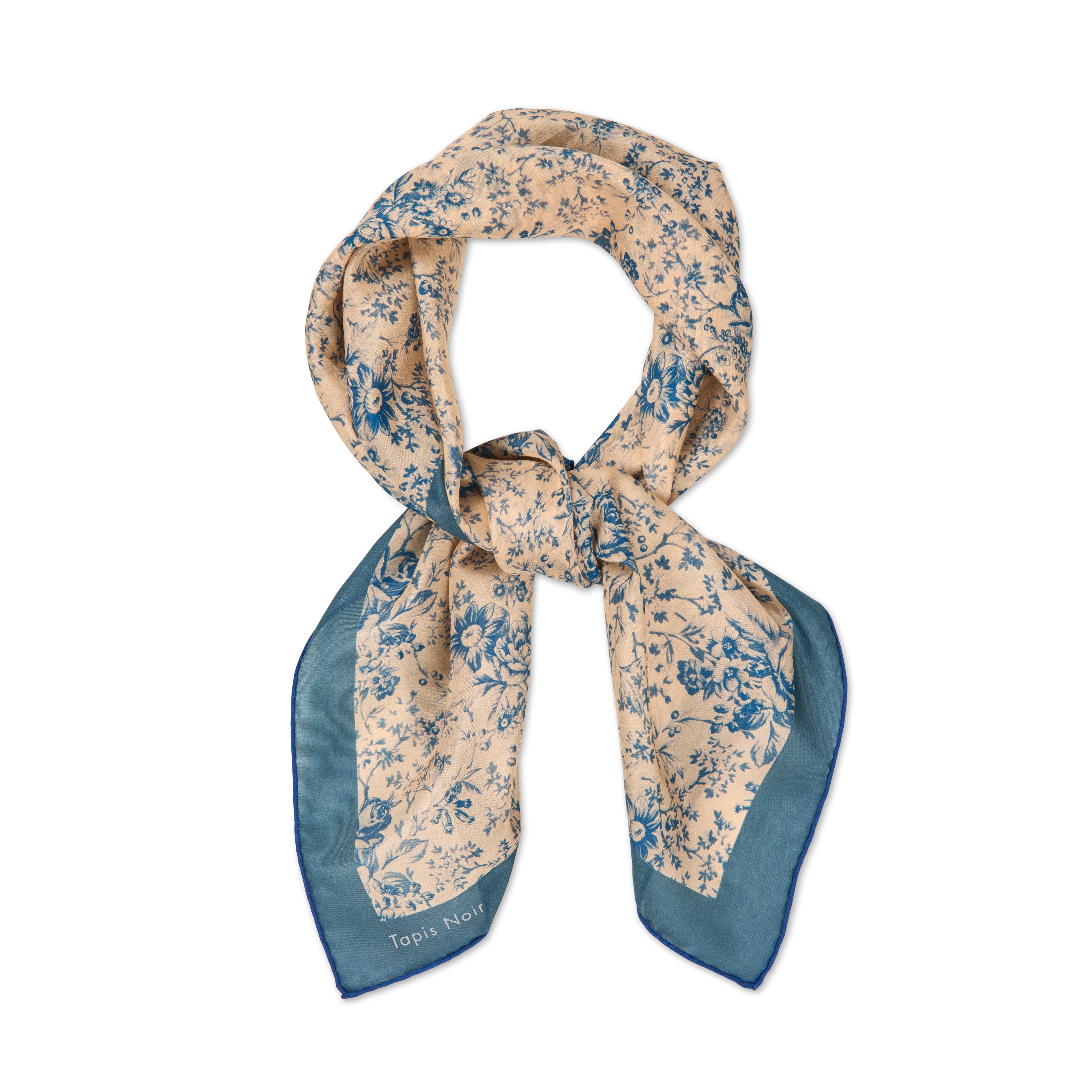 Tapis Noir light Blue flower toile scarf