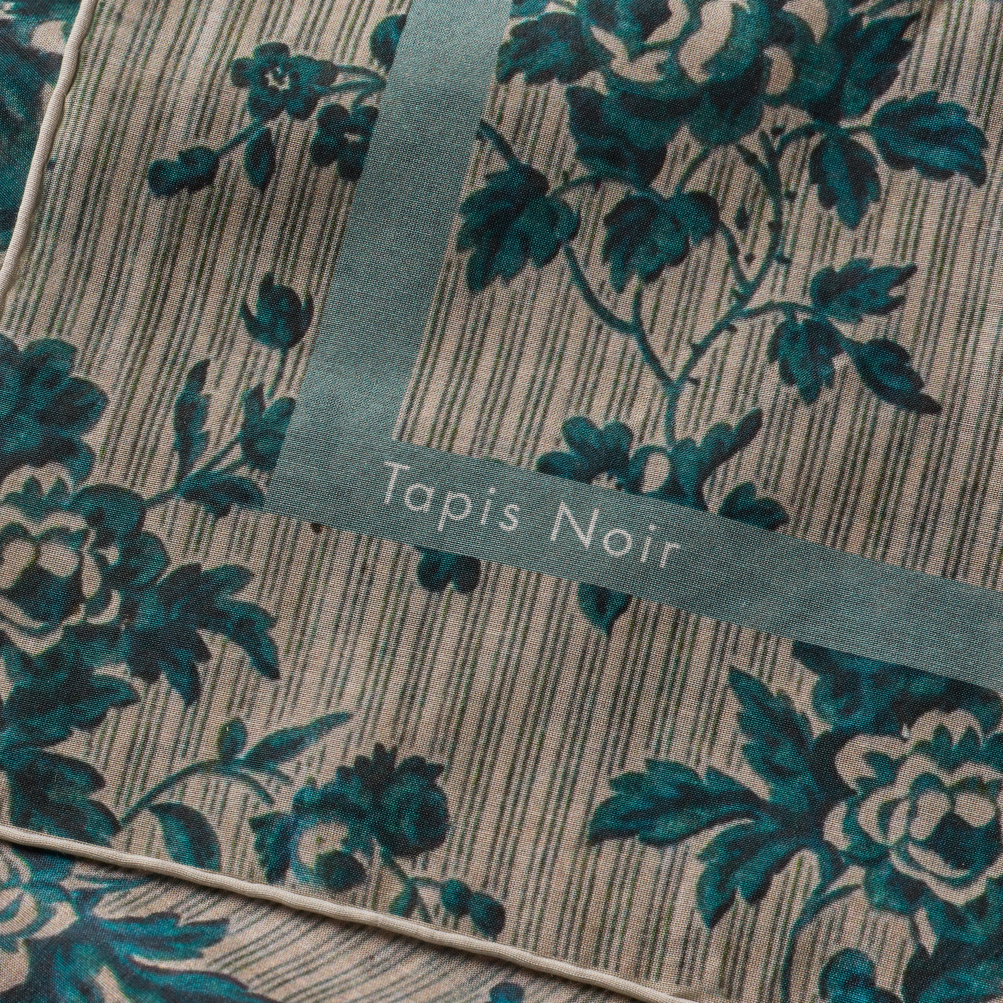 Tapis Noir light Blue stripe scarf