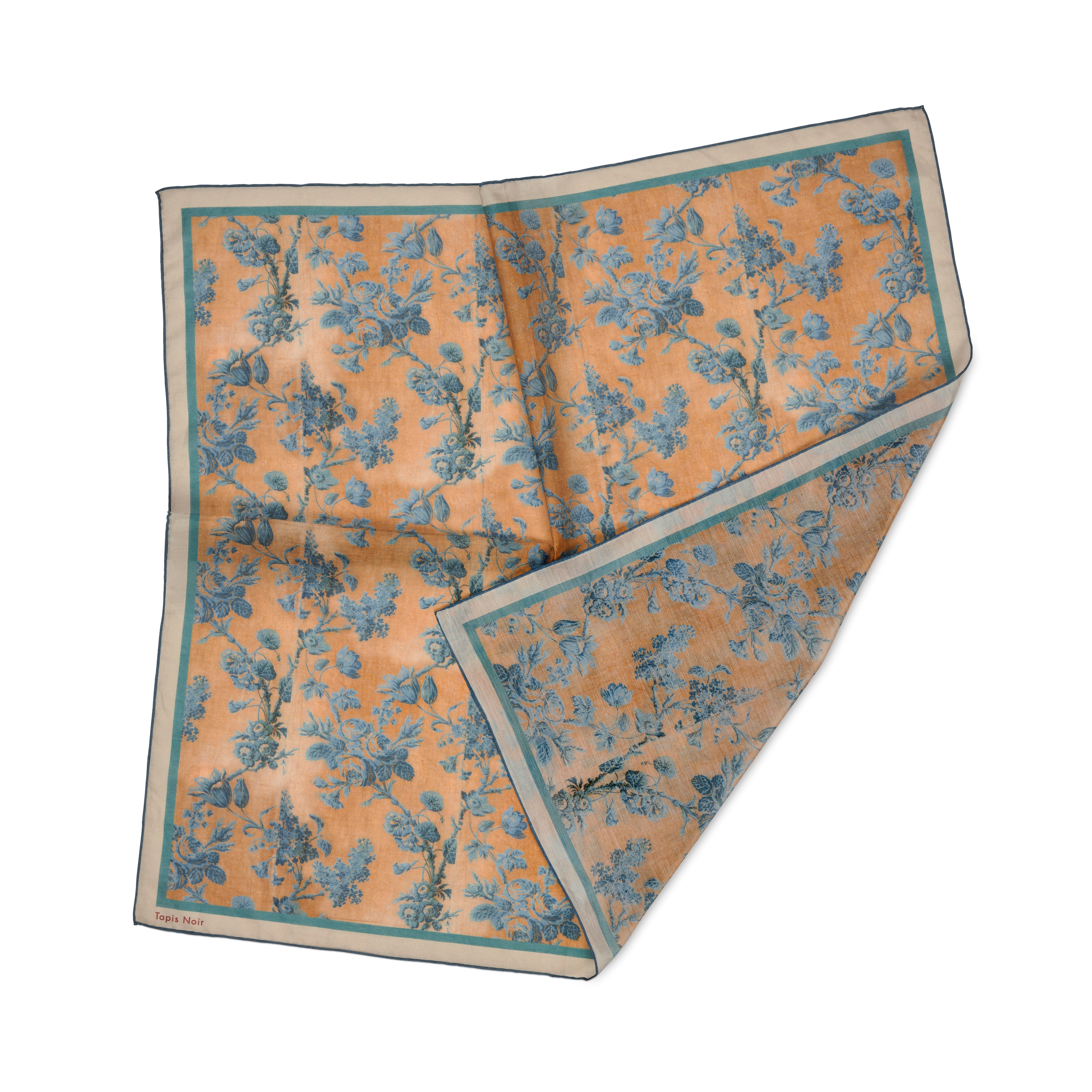 Tapis Noir Light Dahlia scarf Blue