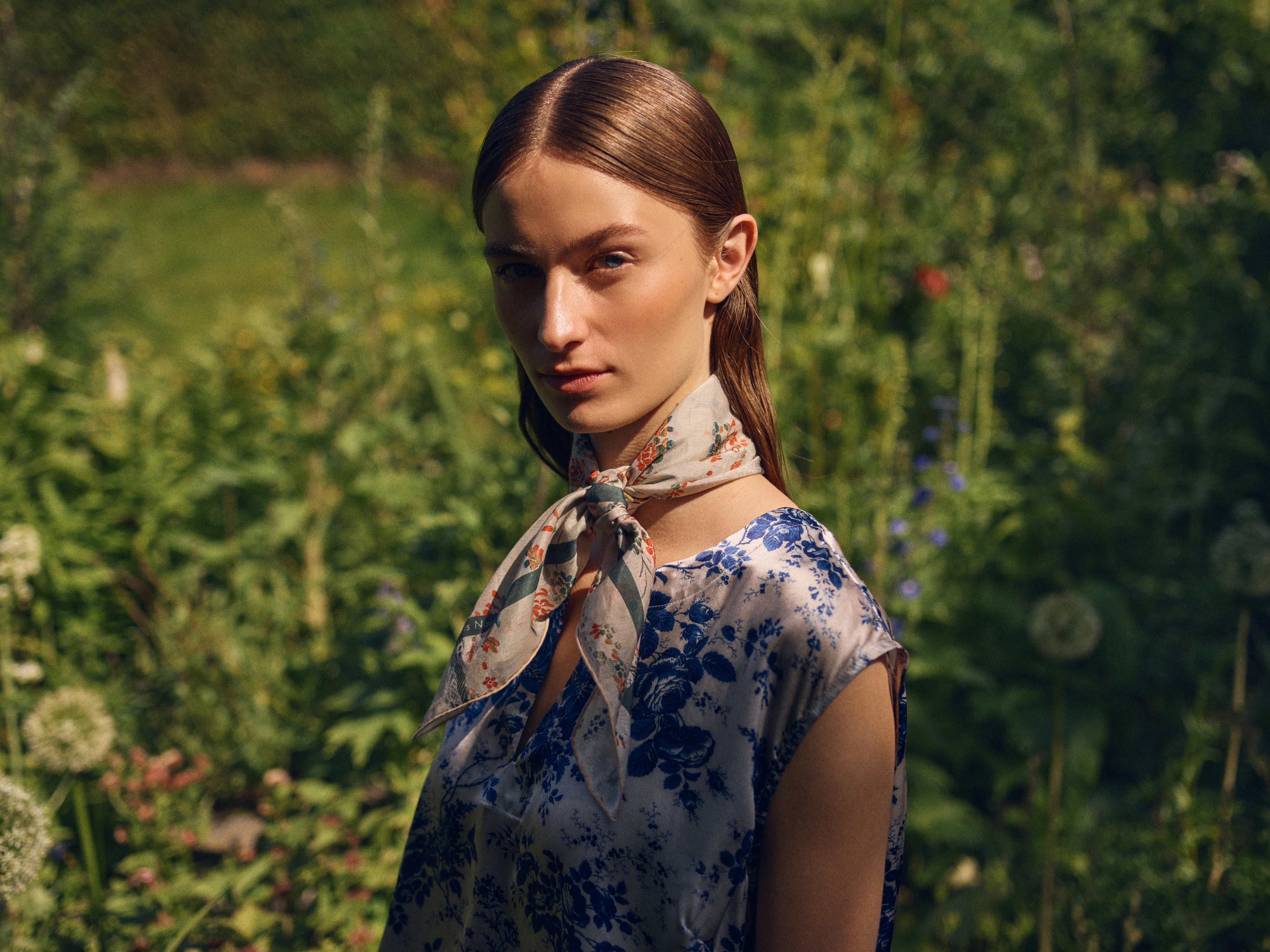 Tapis Noir light small Evie scarf