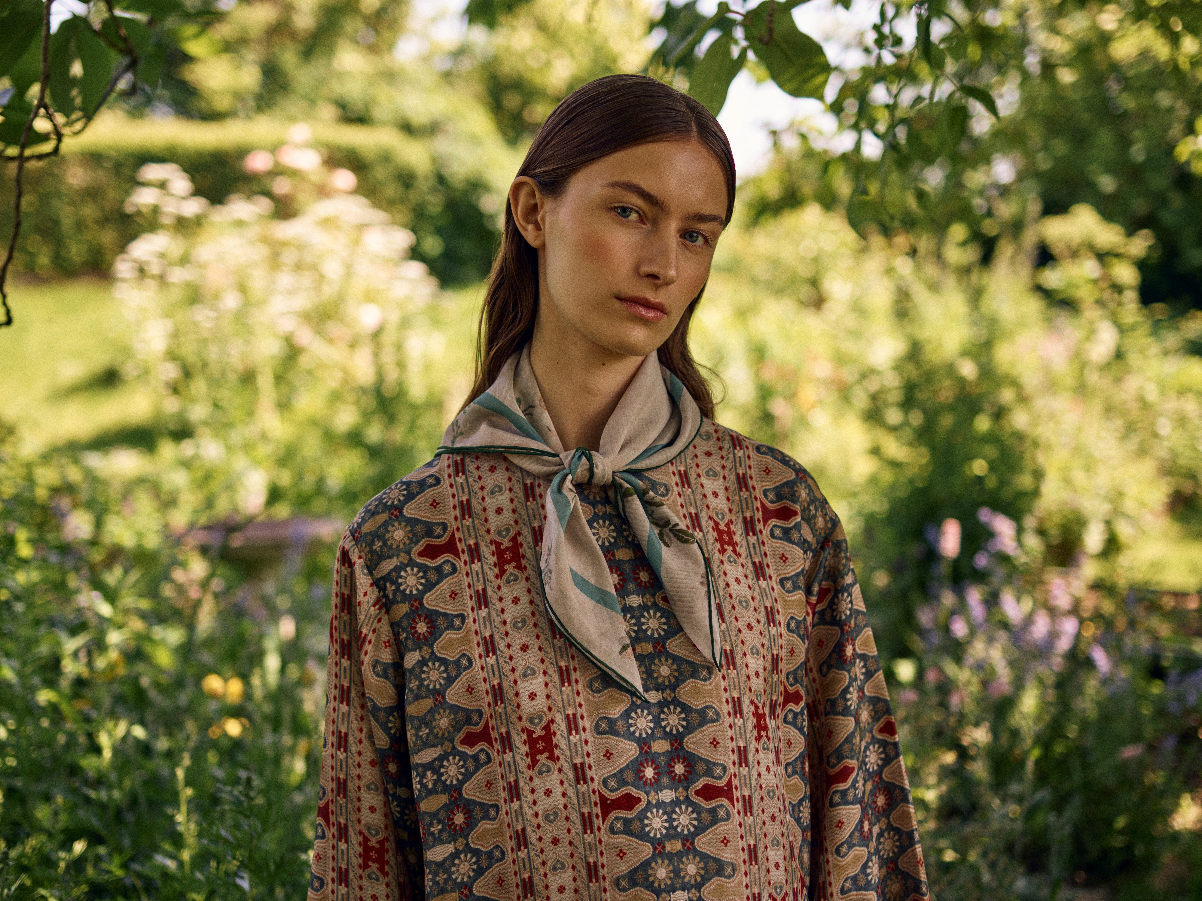 Tapis Noir light small Emmi scarf