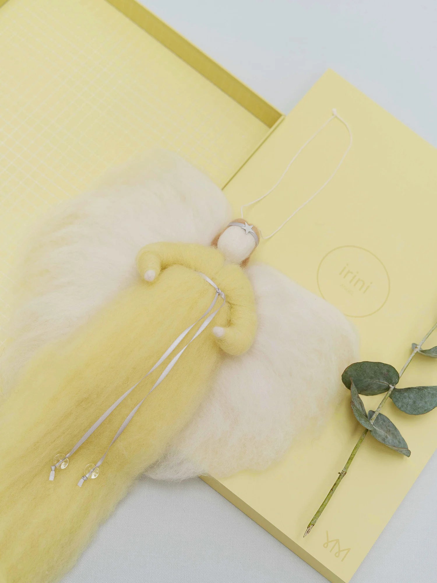 Irini Steiner-engel lyse gul